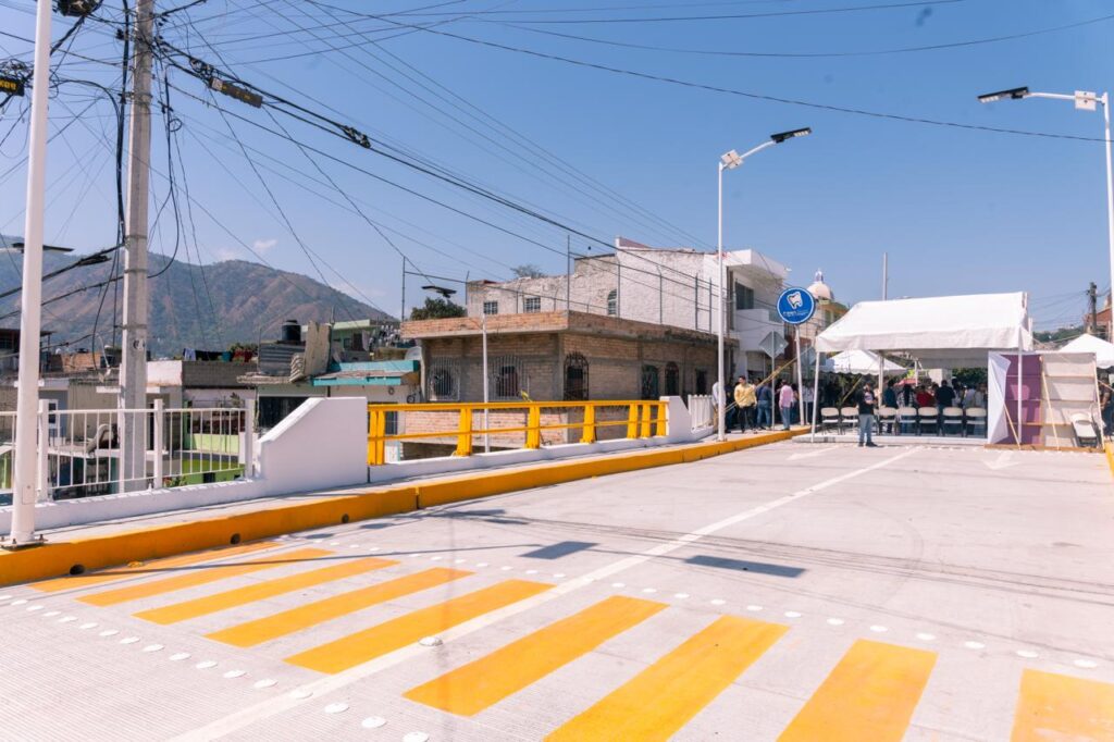 Fortalecen Miguel Ángel Navarro y Beatriz Estrada infraestructura y economía familiar en Tepic