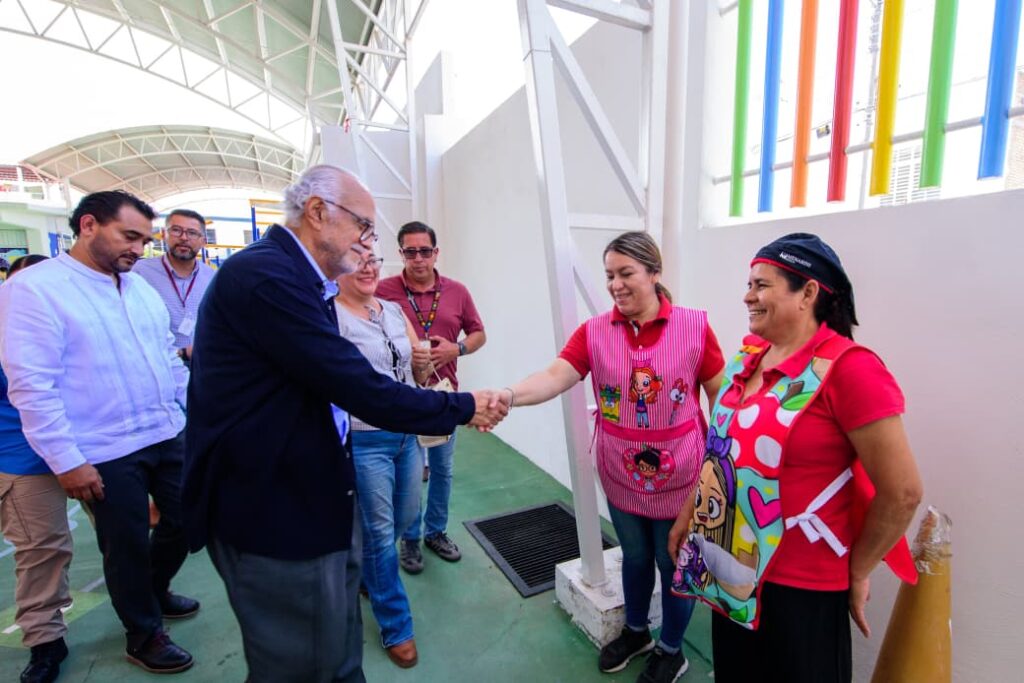 Navarro Quintero visita preescolar Promotoras Sociales y constata mejoras en el plantel