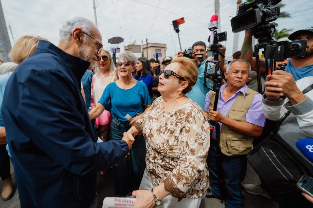 Inician Miguel Ángel Navarro y Beatriz Estrada renovación integral de la avenida Jacarandas en Tepic