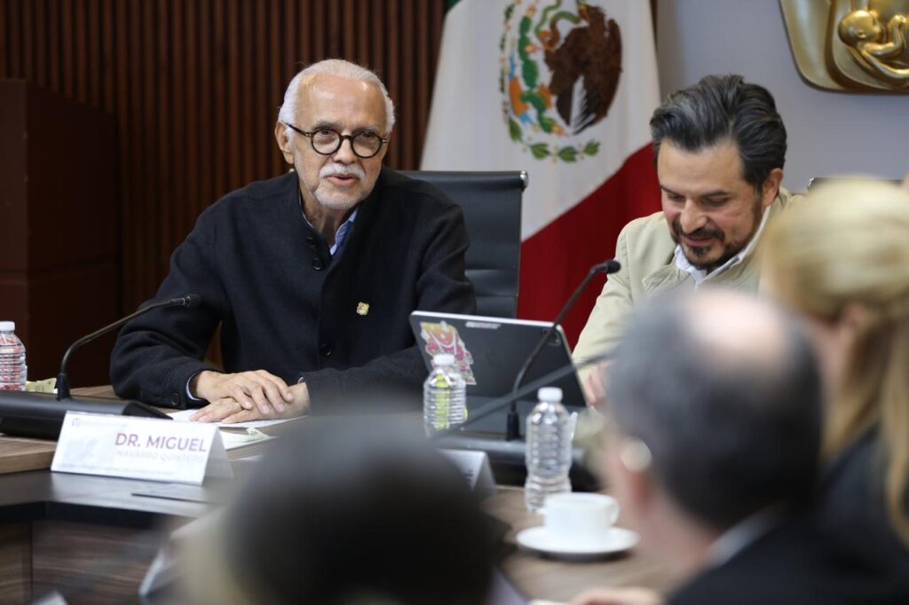 Se reúne el gobernador del estado, Miguel Ángel Navarro Quintero, con el director nacional del IMSS