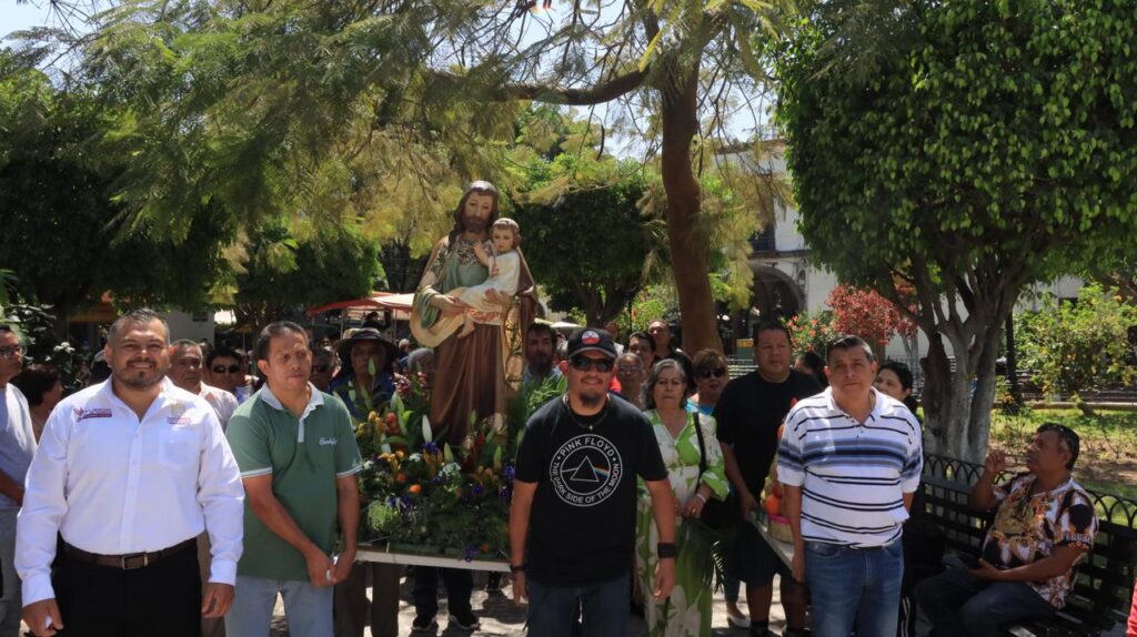 Tlaquepaque rinde homenaje a artesanas y artesanos en su día