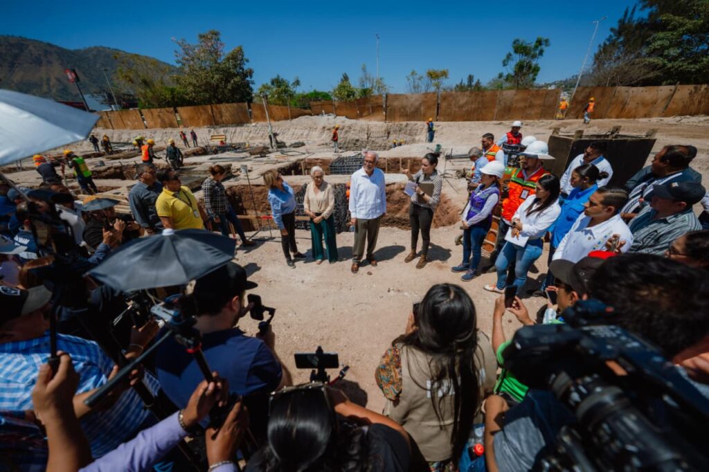 Recorre Miguel Ángel Navarro construcción del Centro Cultural, Arte y Deporte “Nicolás Álvarez Ortega” en Tepic