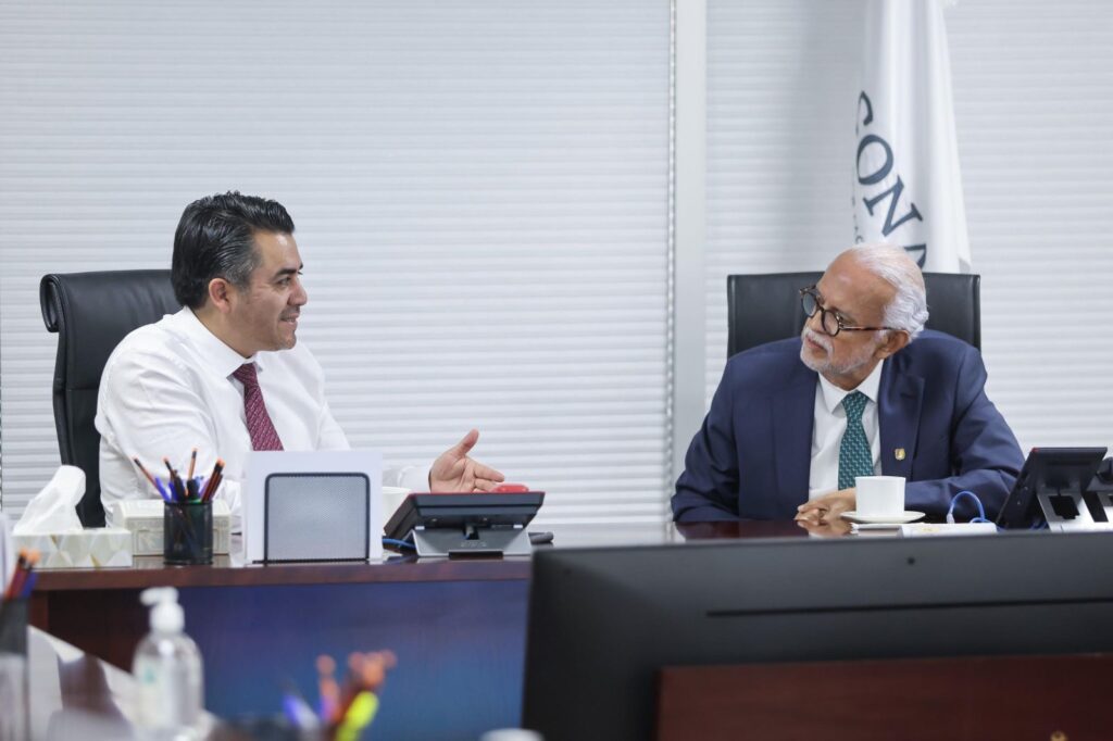 El gobernador del estado, Miguel Ángel Navarro Quintero, se reunió en la Ciudad de México con el director general de CONAGUA