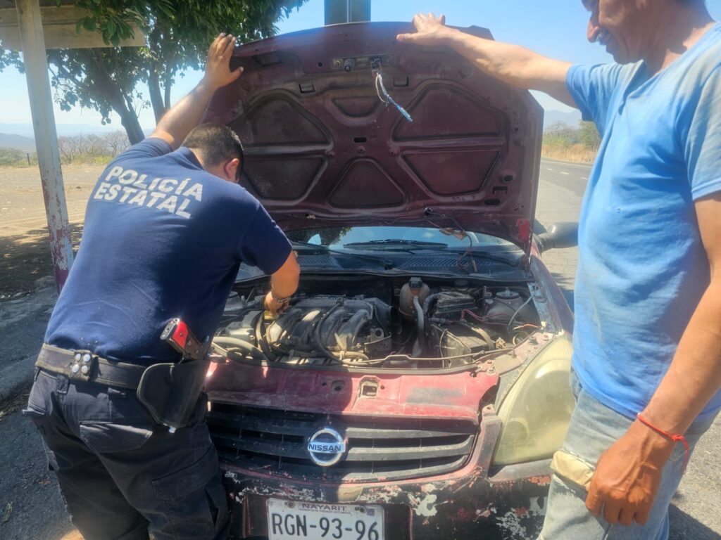 Ángeles Nayaritas refuerzan presencia en carreteras durante periodo vacacional