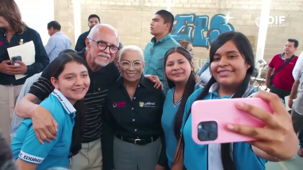 Programa familias fuertes del DIF promueve valores familiares