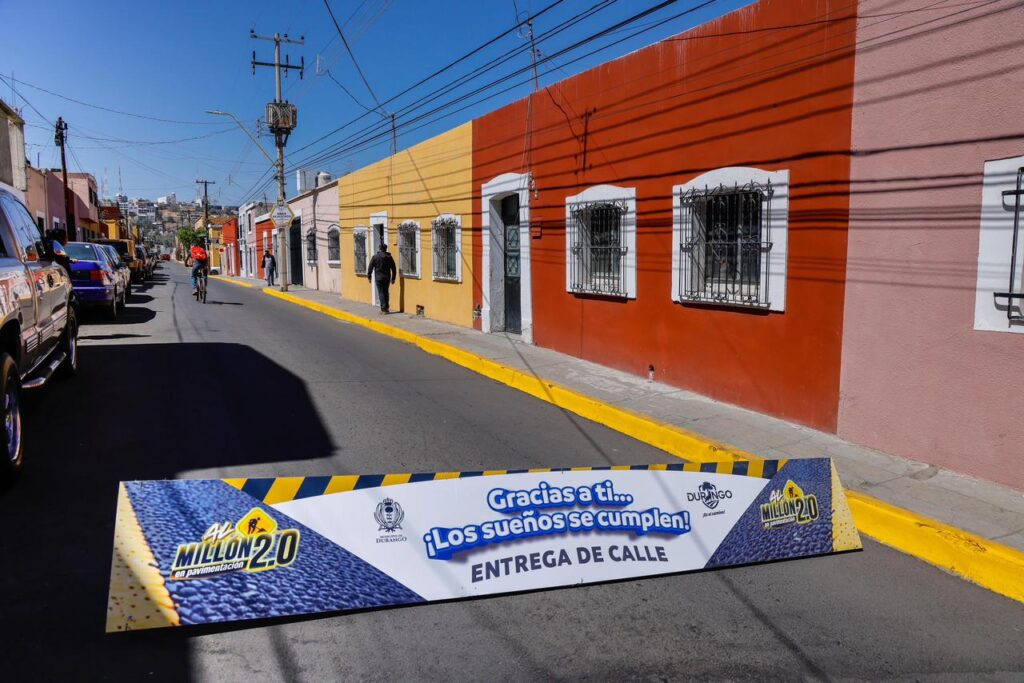 Cumple Toño Ochoa y deja la calle Juan E. García ¡Al millón en Pavimentación!