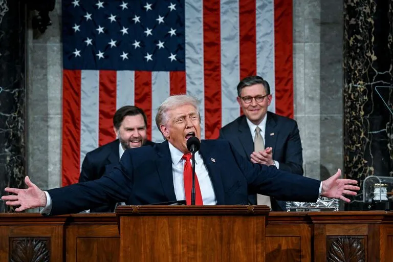Trump busca 200 mil mdd adicionales para financiar guerra contra Irán