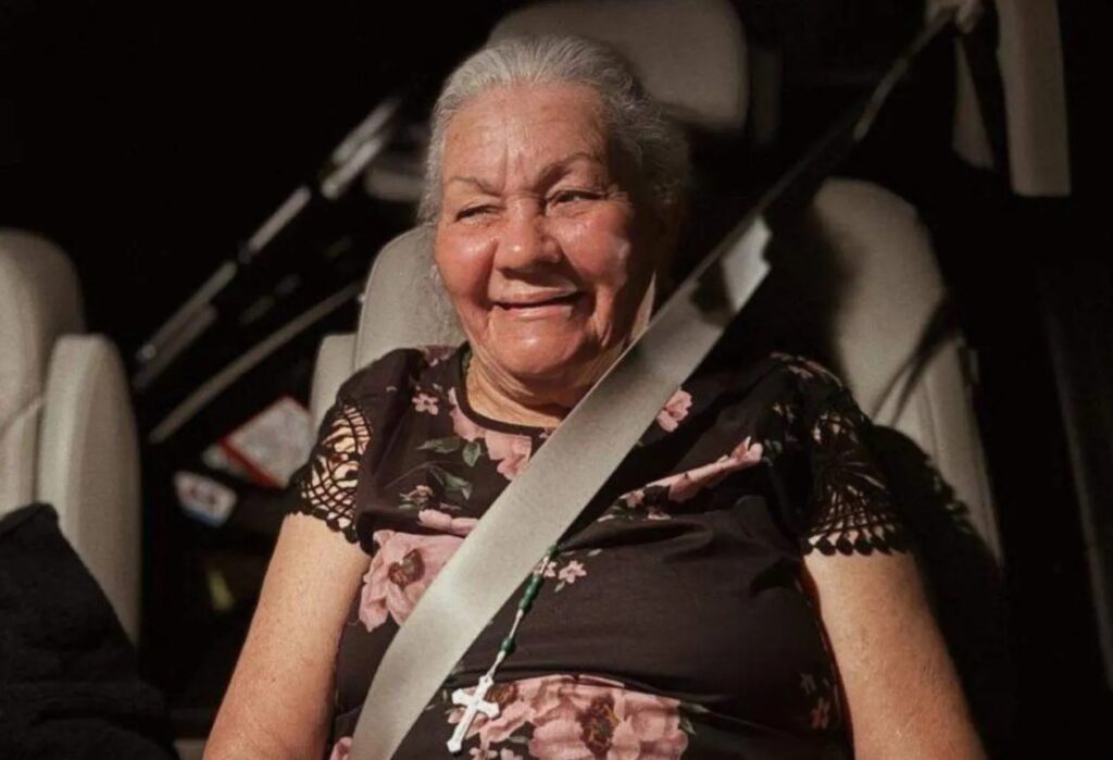 Liberan a mujer de 79 años con demencia tras pasar nueve meses detenida por ICE