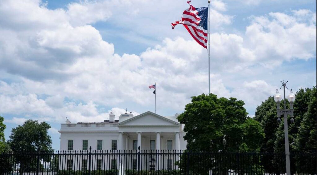 Cierran perímetro de la Casa Blanca por alerta de seguridad