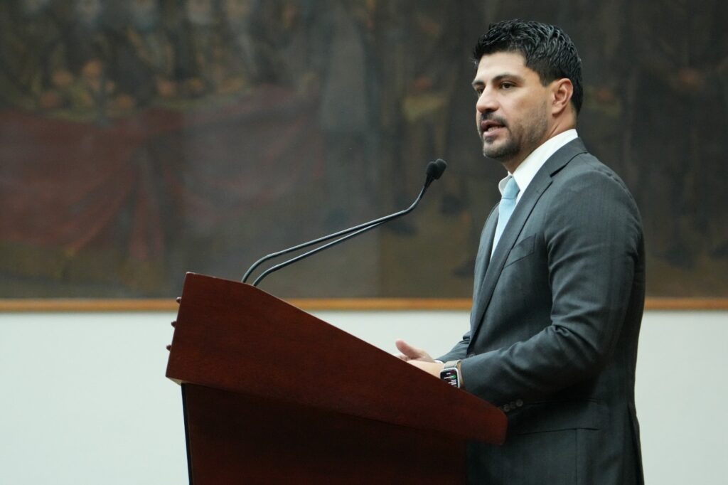 Vivanco propone que Estado ayude a municipios a cobrar el servicio de agua