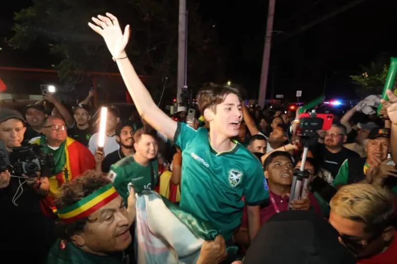 Bolivianos arma fiesta en Monterrey previo al repechaje rumbo al Mundial 2026