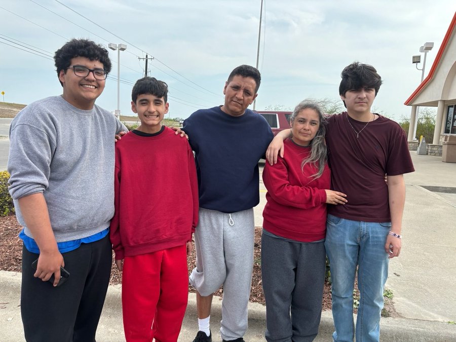 Liberan a mariachis mexicanos detenidos por migración en Texas