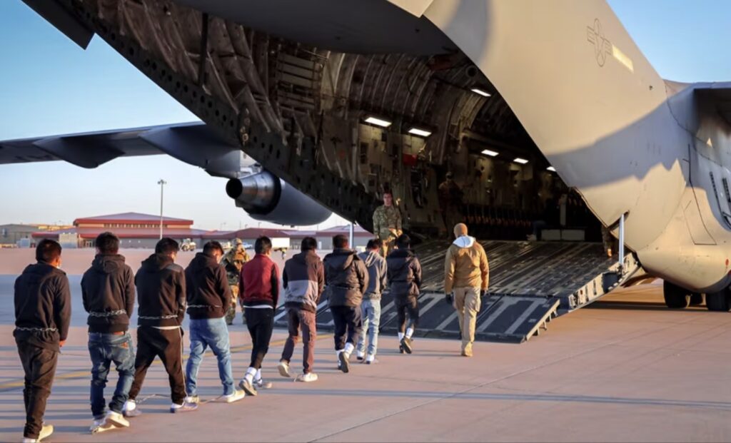 Corte bloquea política migratoria de Trump que limitaba apelaciones contra deportaciones