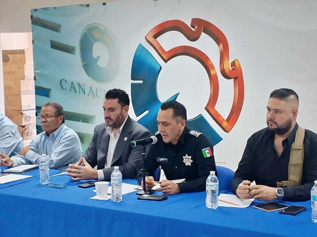 Funcionarios de la SSP en reunión con Canacintra de G. Palacio para tomar acuerdos preventivos