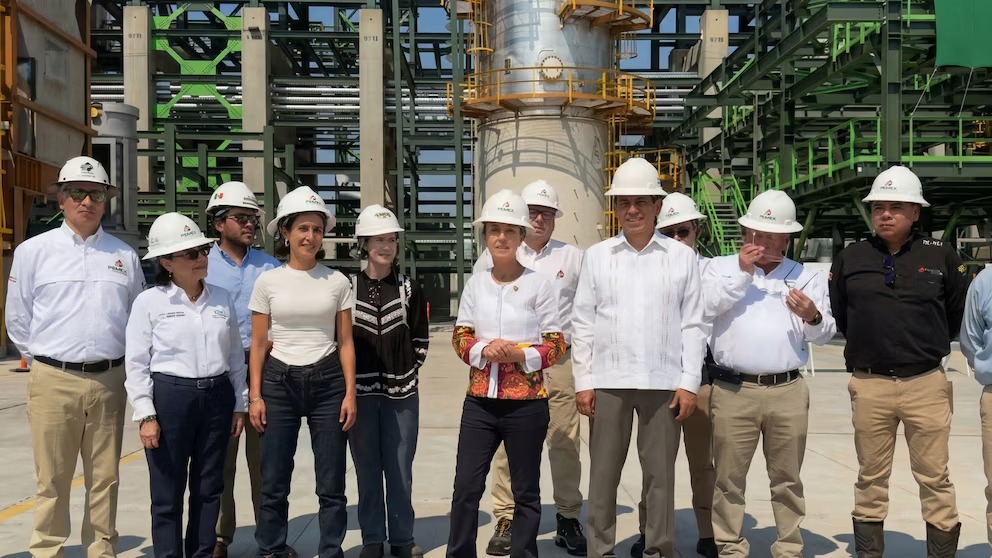 Planta coquizadora en refinería de Salina Cruz alcanza 76% de avance, informa Sheinbaum