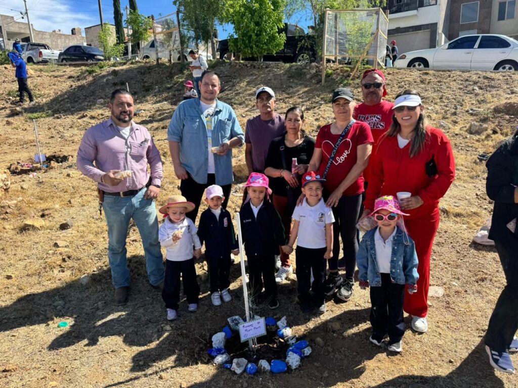 Preescolar María Montessori realiza exitosa jornada de forestación en Parral