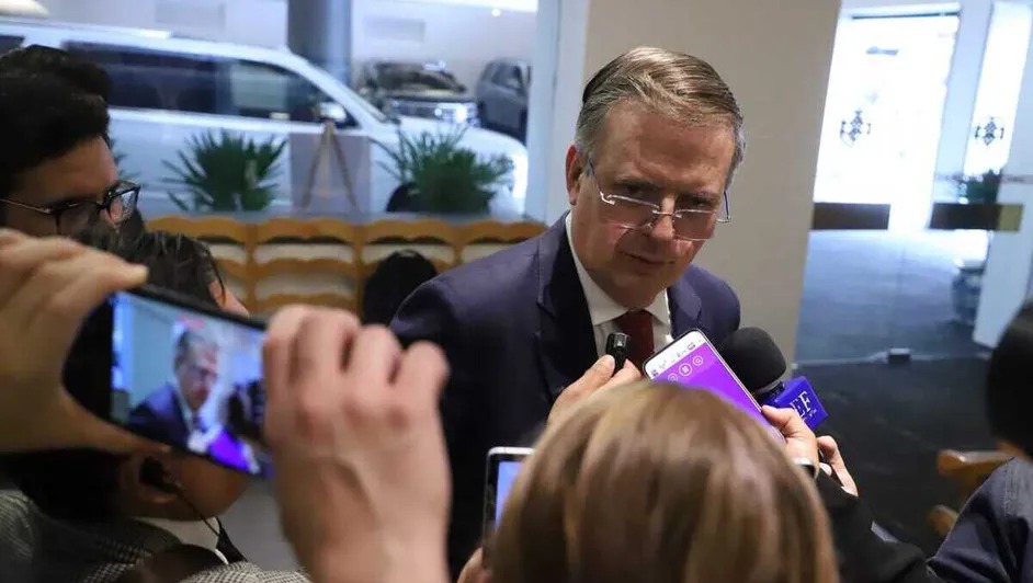 Ebrard presenta equipo negociador para revisión del T-MEC
