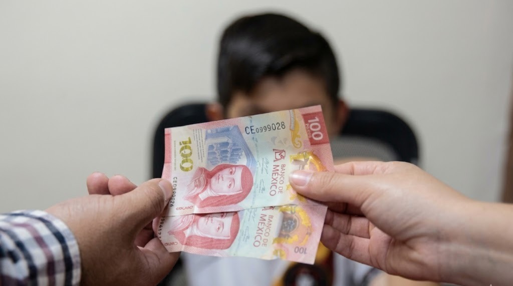 Reforma propone impedir salida del país a deudores alimentarios en México
