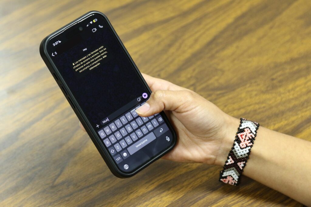 Desarrollan teclado wixárika para dispositivos Apple; marca avance histórico en inclusión digital