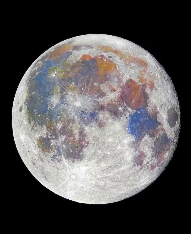 La Luna con líneas de colores: Análisis de la imagen viral de Artemis II