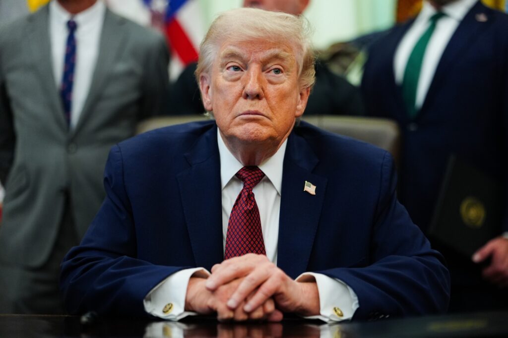 Trump advierte que no levantará bloqueo a Irán hasta lograr un acuerdo