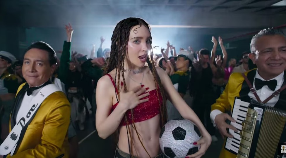 Belinda y Los Ángeles Azules lanzan Por Ella para el Mundial 2026