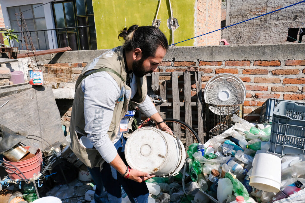 Llaman a eliminar criaderos de mosquitos para prevenir dengue en Jalisco