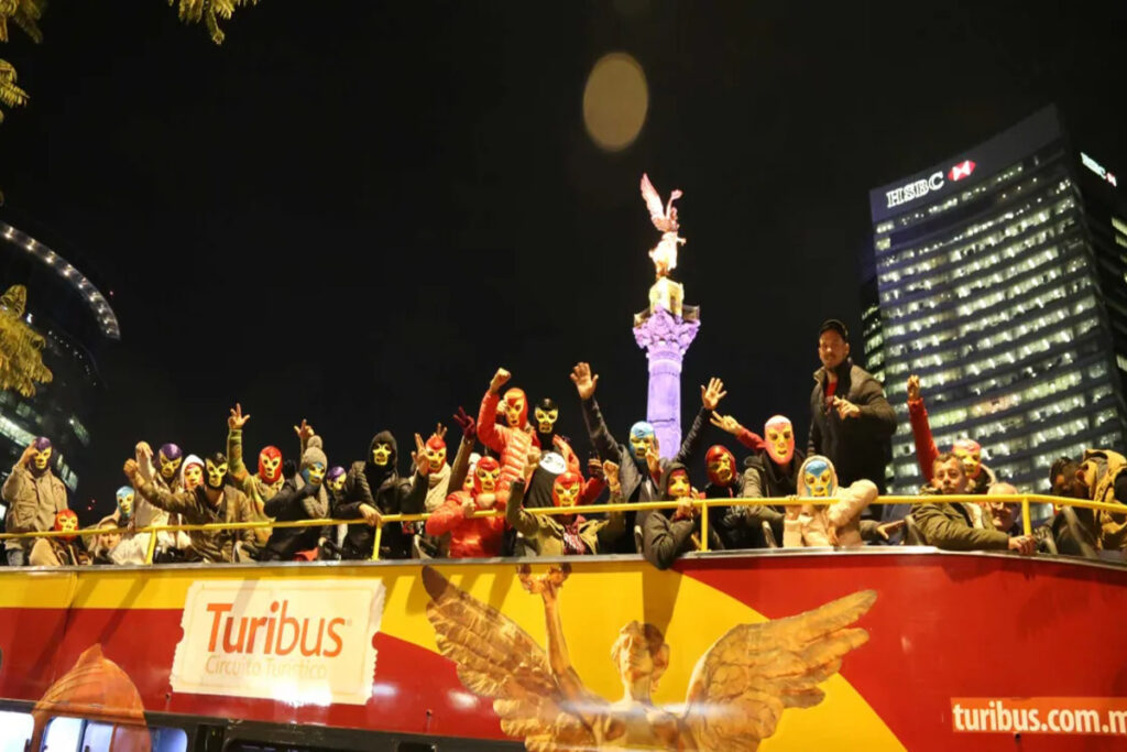 Turibus presenta Turiluchas: paseo turístico con espectáculo de lucha libre incluido