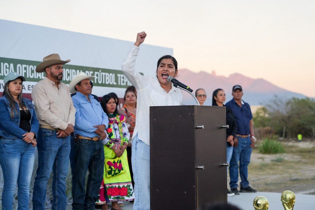 Elizabeth López Blanco reúne respaldo en evento deportivo en Tepic