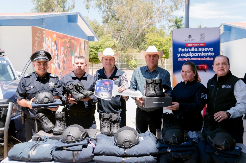 Esteban refuerza seguridad y educación en Tamazula con patrulla y equipamiento escolar