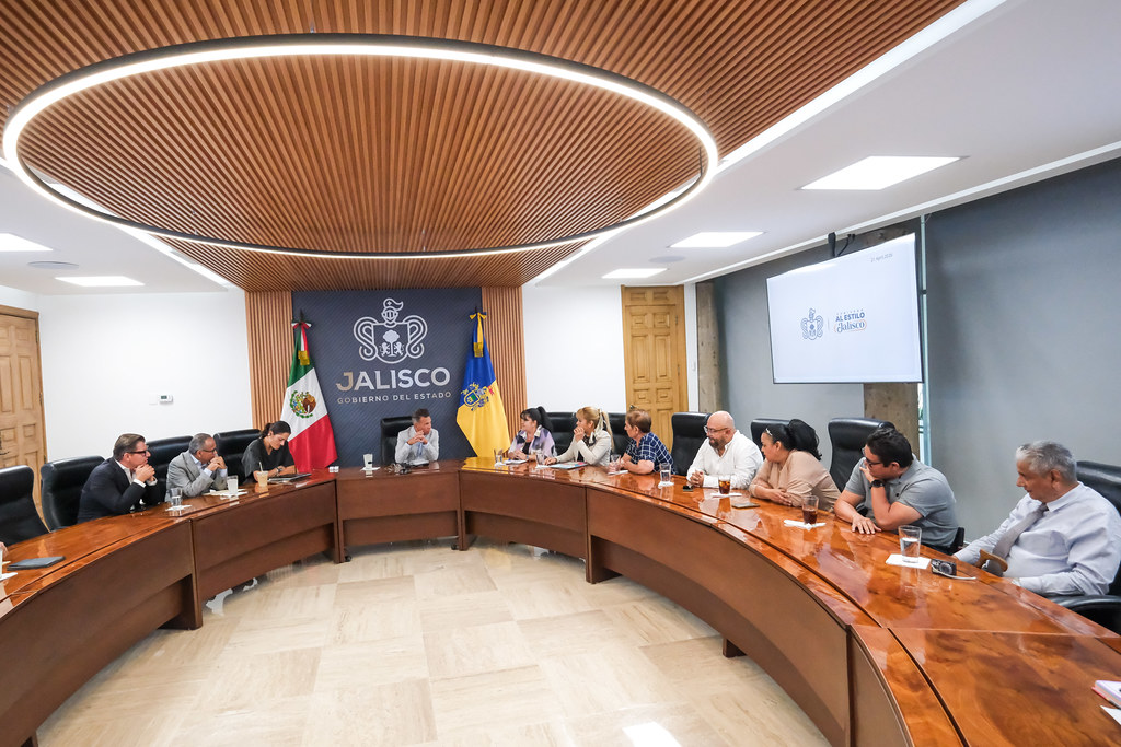 Gobierno de Jalisco garantiza pensiones a víctimas de explosiones del 22 de abril de 1992