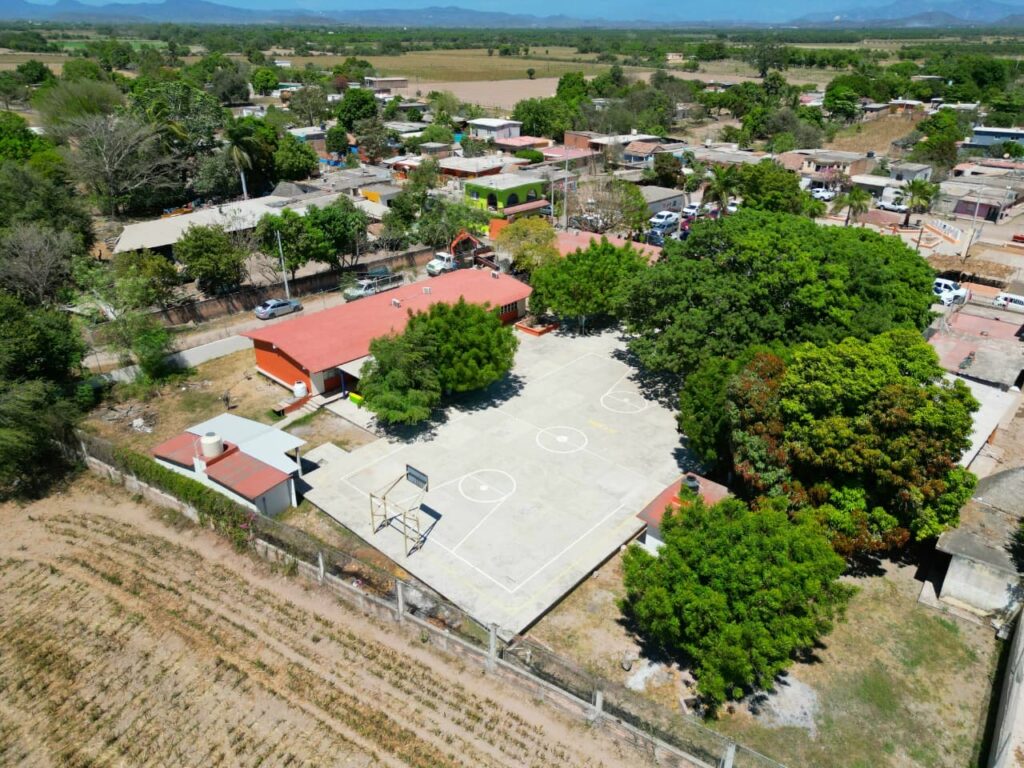 Gira de Gobernador en Acaponeta impulsa obras sociales y educativas en comunidades