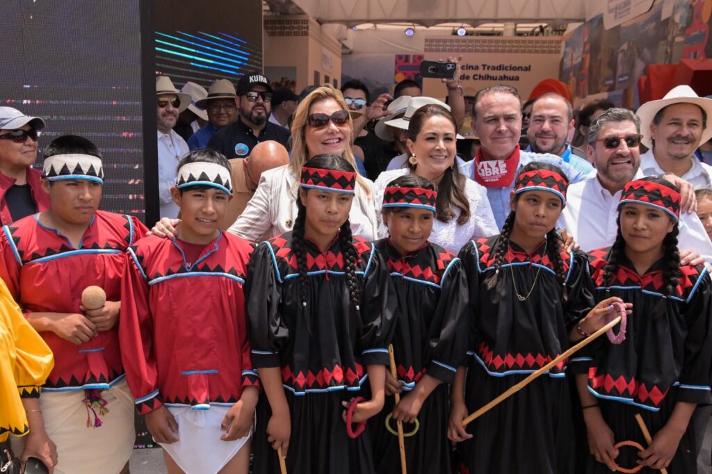 Maru Campos encabeza delegación chihuahuense en el arranque de la Feria Nacional de San Marcos 2026