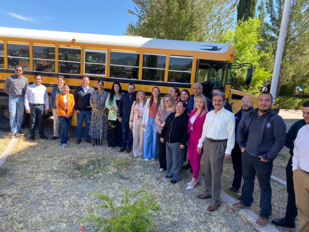 COBAED Plantel 10 Santiago entrega autobús escolar a más de 800 estudiantes