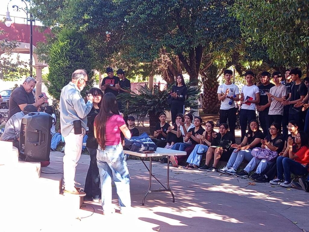 Celebran con éxito el Día del Libro en Santiago y fomentan el hábito de la lectura