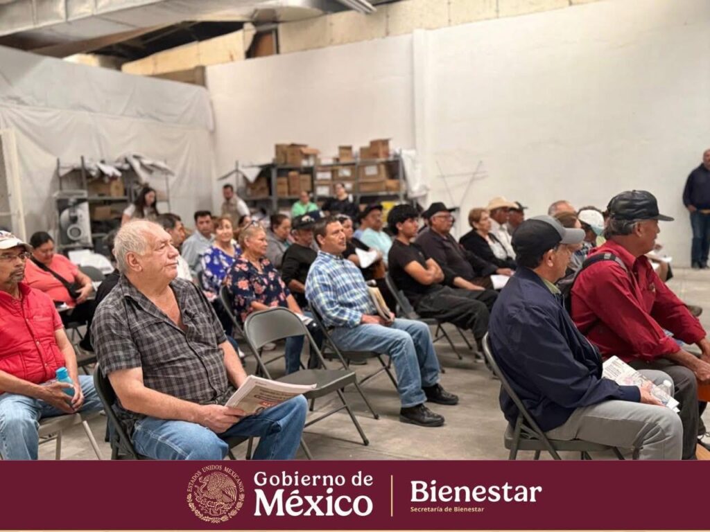Entrega de tarjetas en Santiago; destacan impacto social de los programas federales