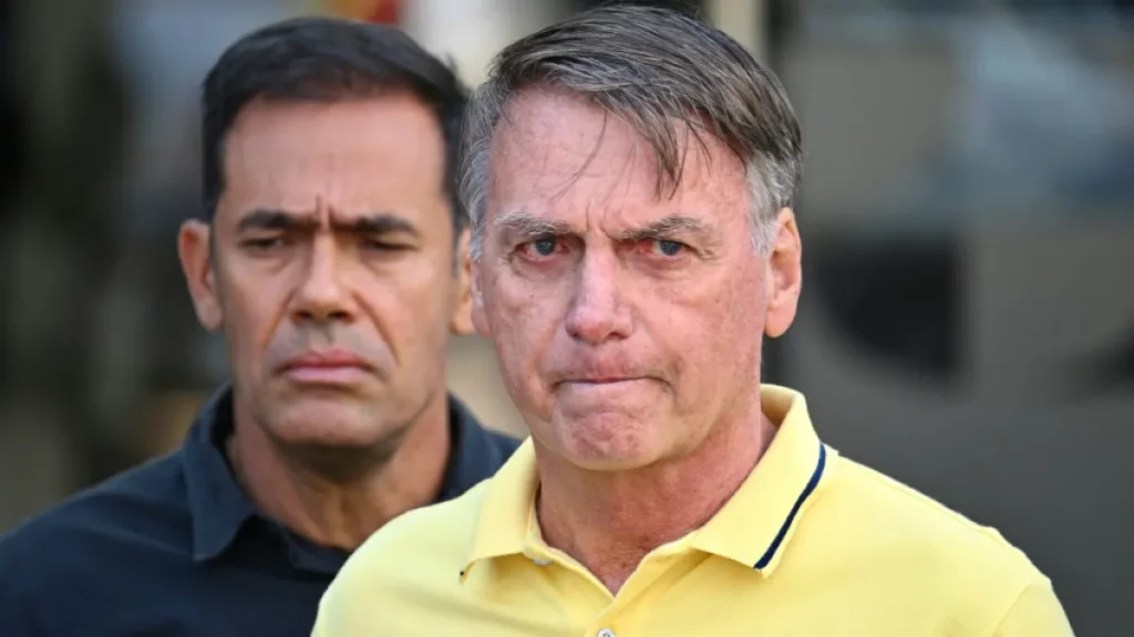 Congreso de Brasil reduce condena de Bolsonaro y revoca veto de Lula