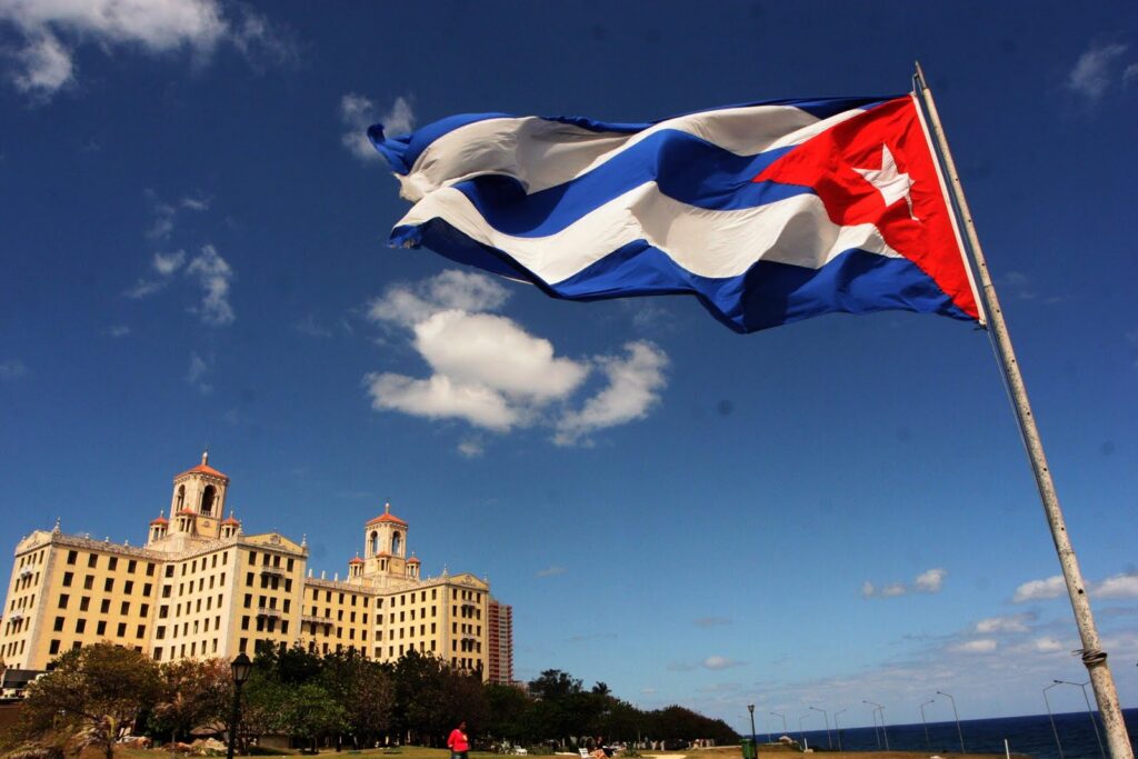 EE.UU. intensifica planes de intervención militar en Cuba
