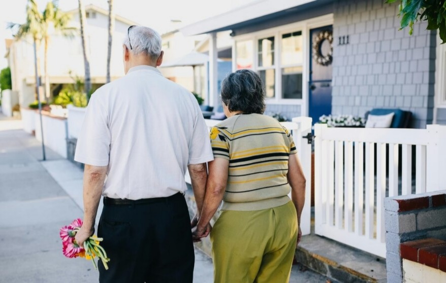 Mujer de 86 años se muda a EU para recuperar a su amor perdido y termina detenida por ICE