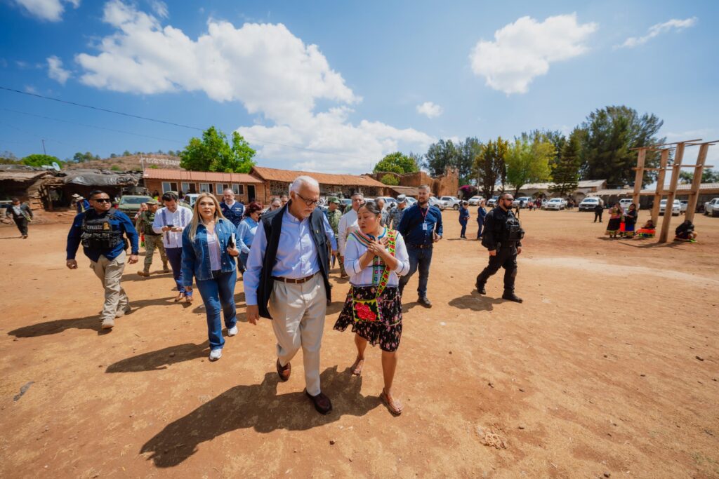 Anuncian obras y acciones tras diálogo con comunidades de Del Nayar