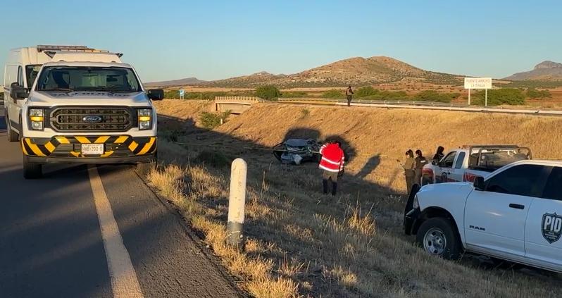 Trágica volcadura mañanera en la autopista a Gómez Palacio