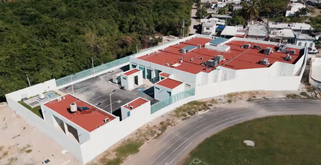 Supervisan avance de Centro de Salud con Servicios Ampliados en San Blas