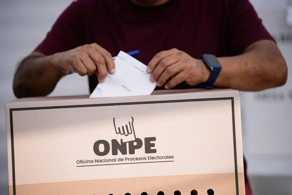 Votos nulos y blancos superan a todos los candidatos en elecciones de Perú