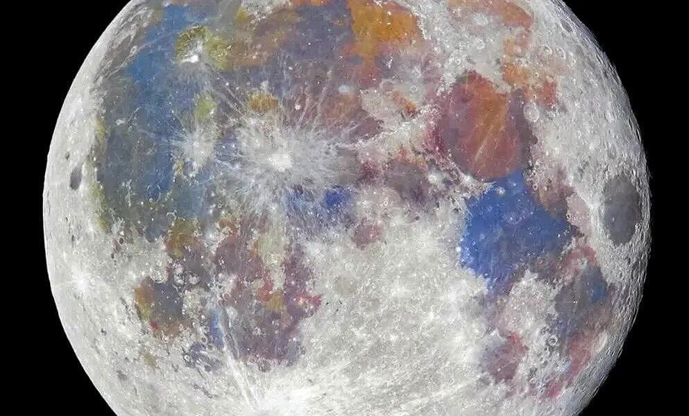 La Luna no es gris: Ciencia revela sus verdaderos colores ocultos