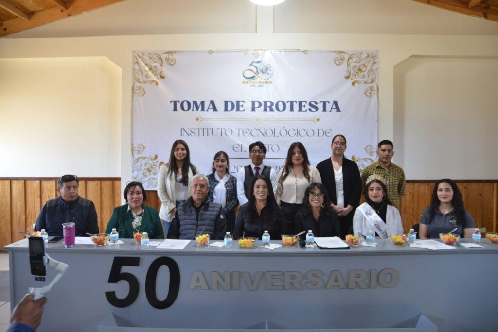 Toma protesta sociedad estudiantil del ITES