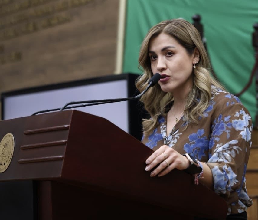 Propone Gaby Vázquez facilitar trámites en adopciones