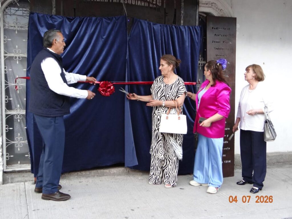 Homenaje póstumo reconoce legado artístico y educativo del maestro Jesús Reyes