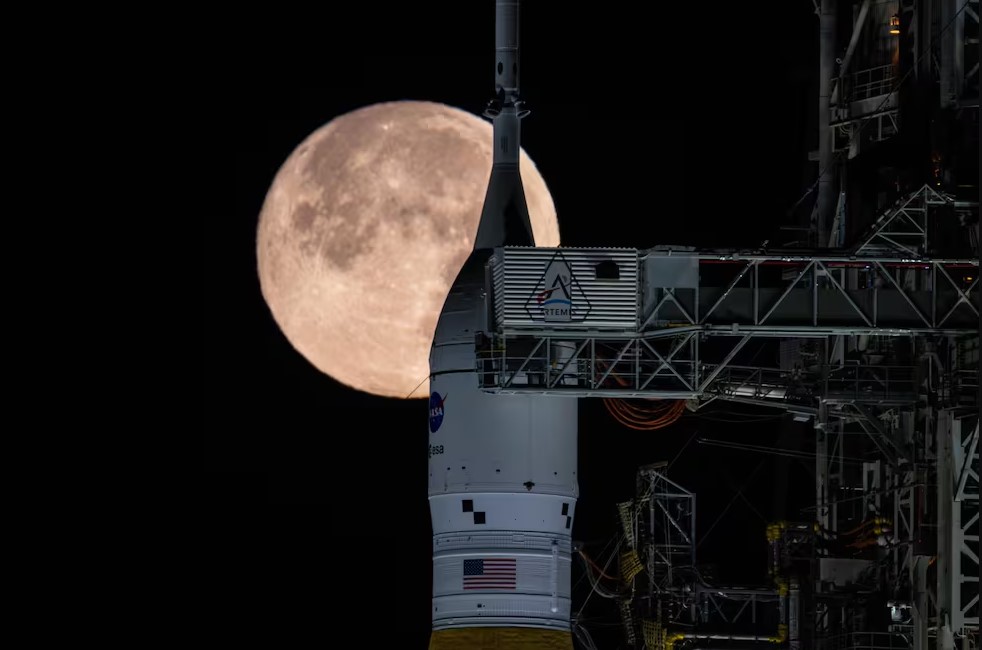 El ser humano regresa a la Luna tras 50 años