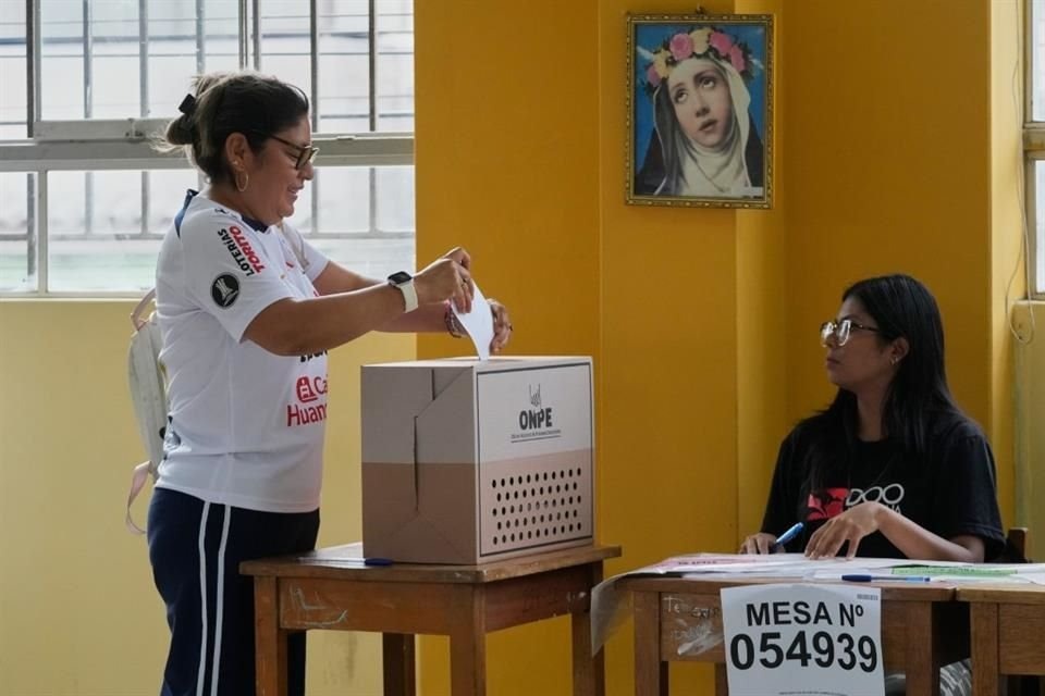 Resultados finales de las elecciones en Perú se conocerán hasta mayo
