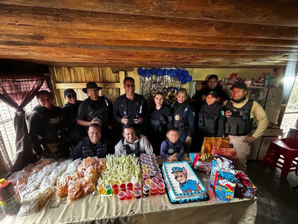 Pequeñito de la sierra invita a su festejo de cumpleaños a integrantes del operativo Dragón